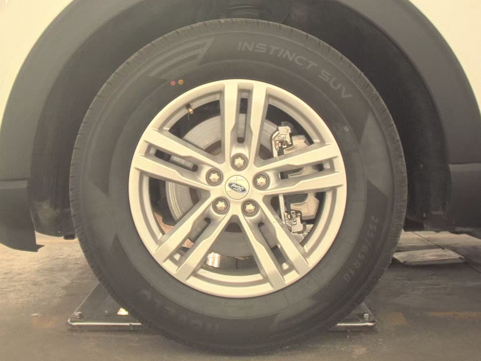 FORD EXPLORER - 10