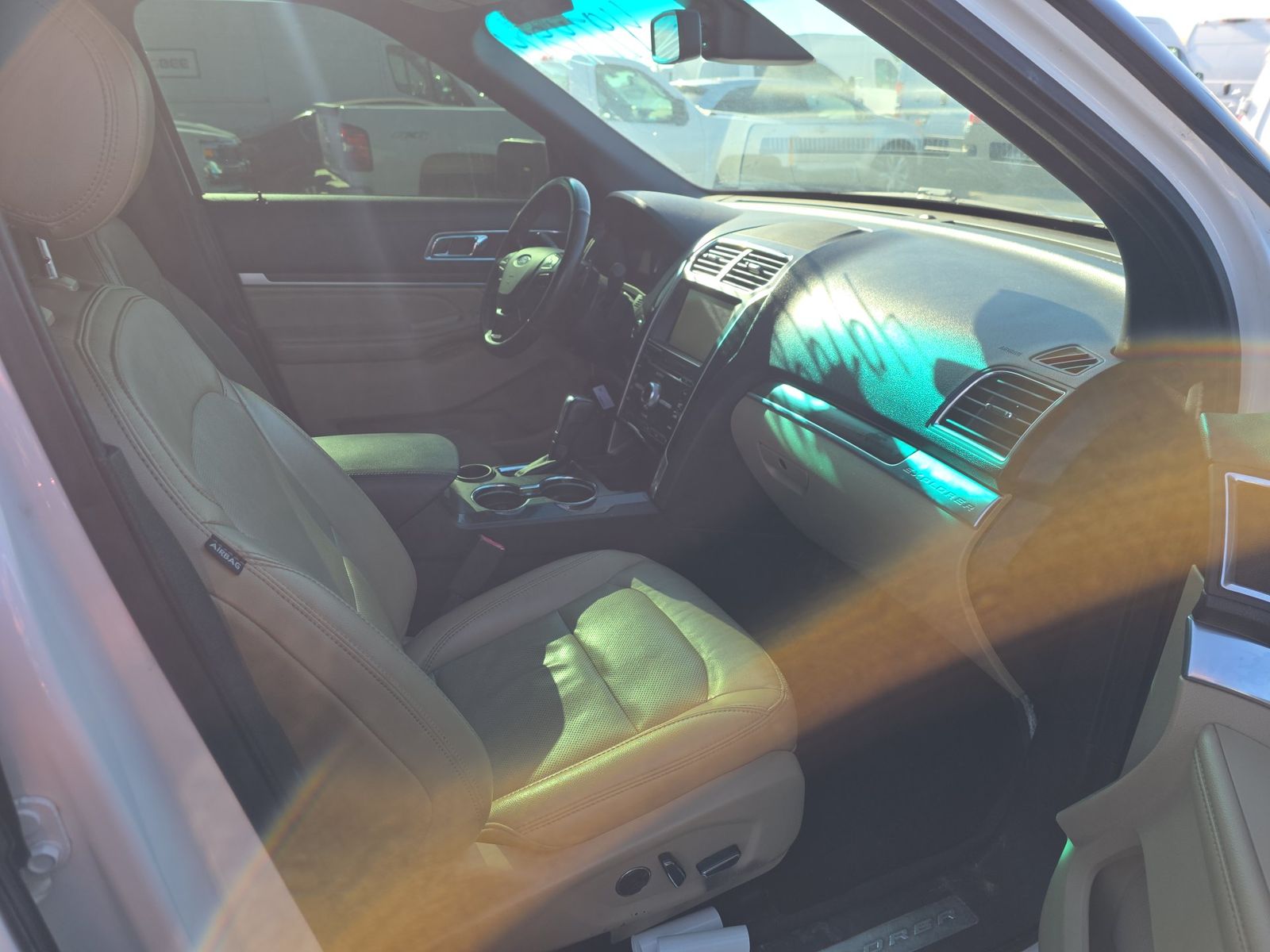 FORD EXPLORER - 9
