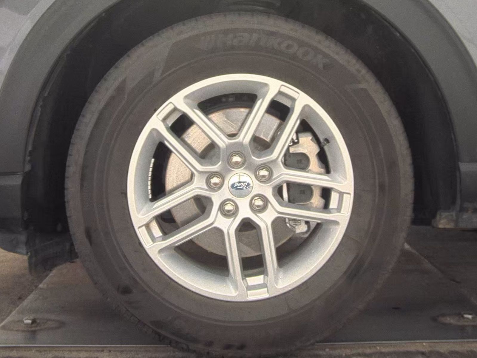 FORD EXPLORER - 10