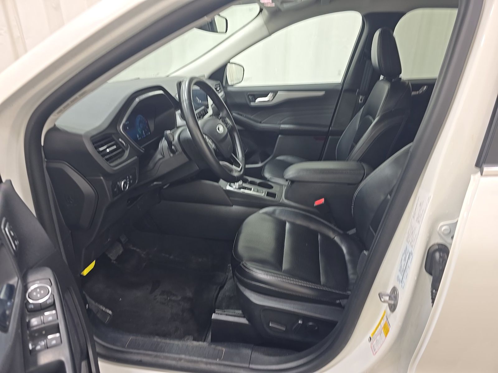 FORD ESCAPE - 8