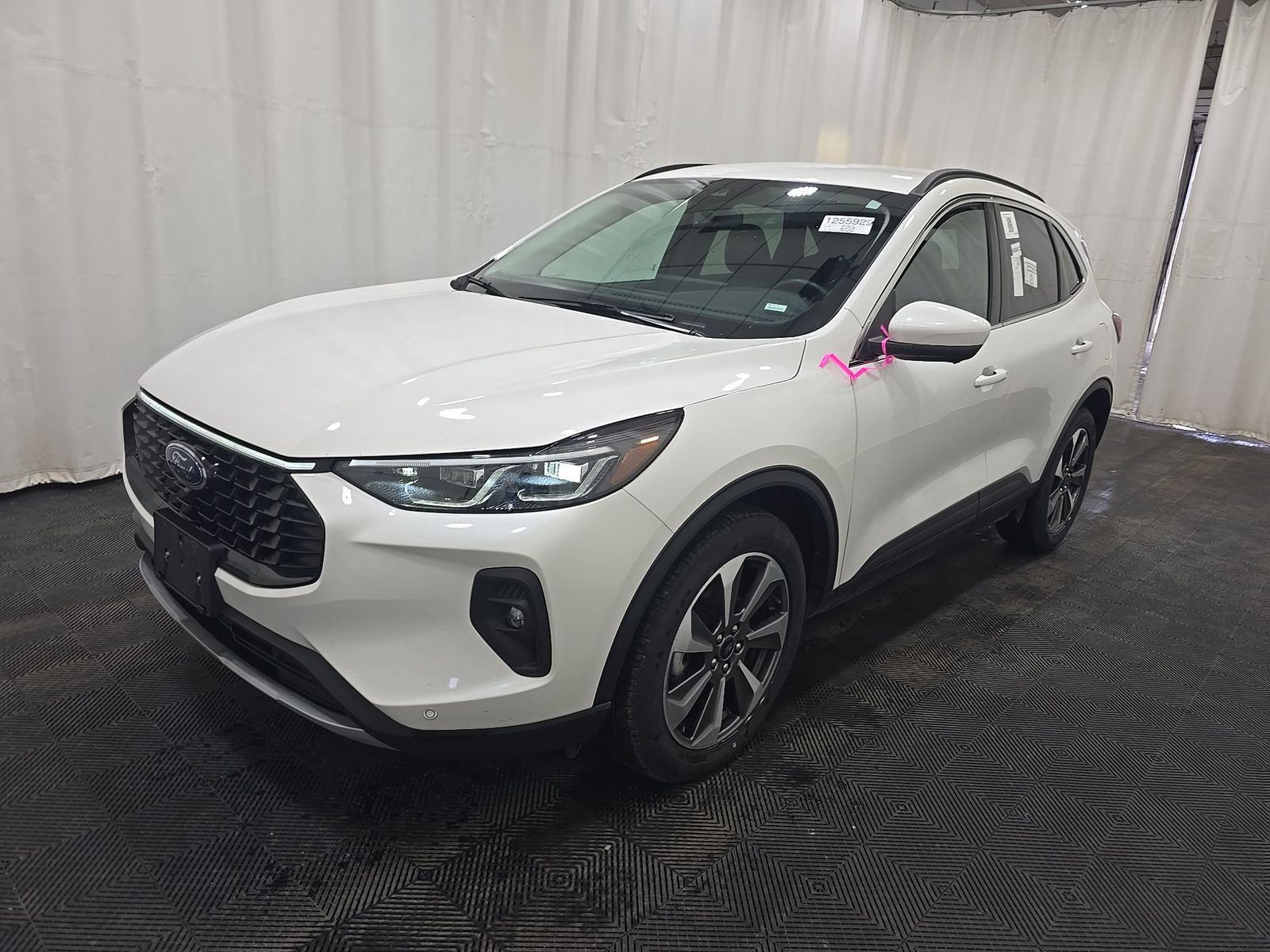 FORD ESCAPE - 1