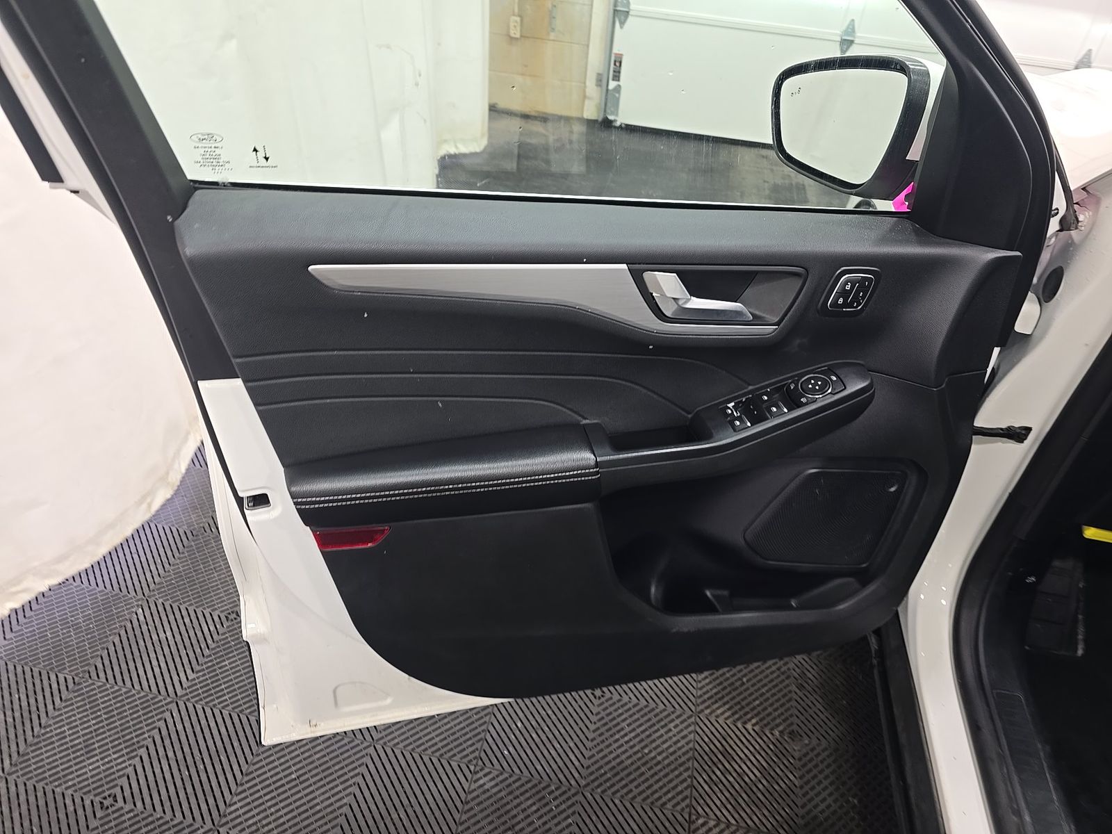 FORD ESCAPE - 10