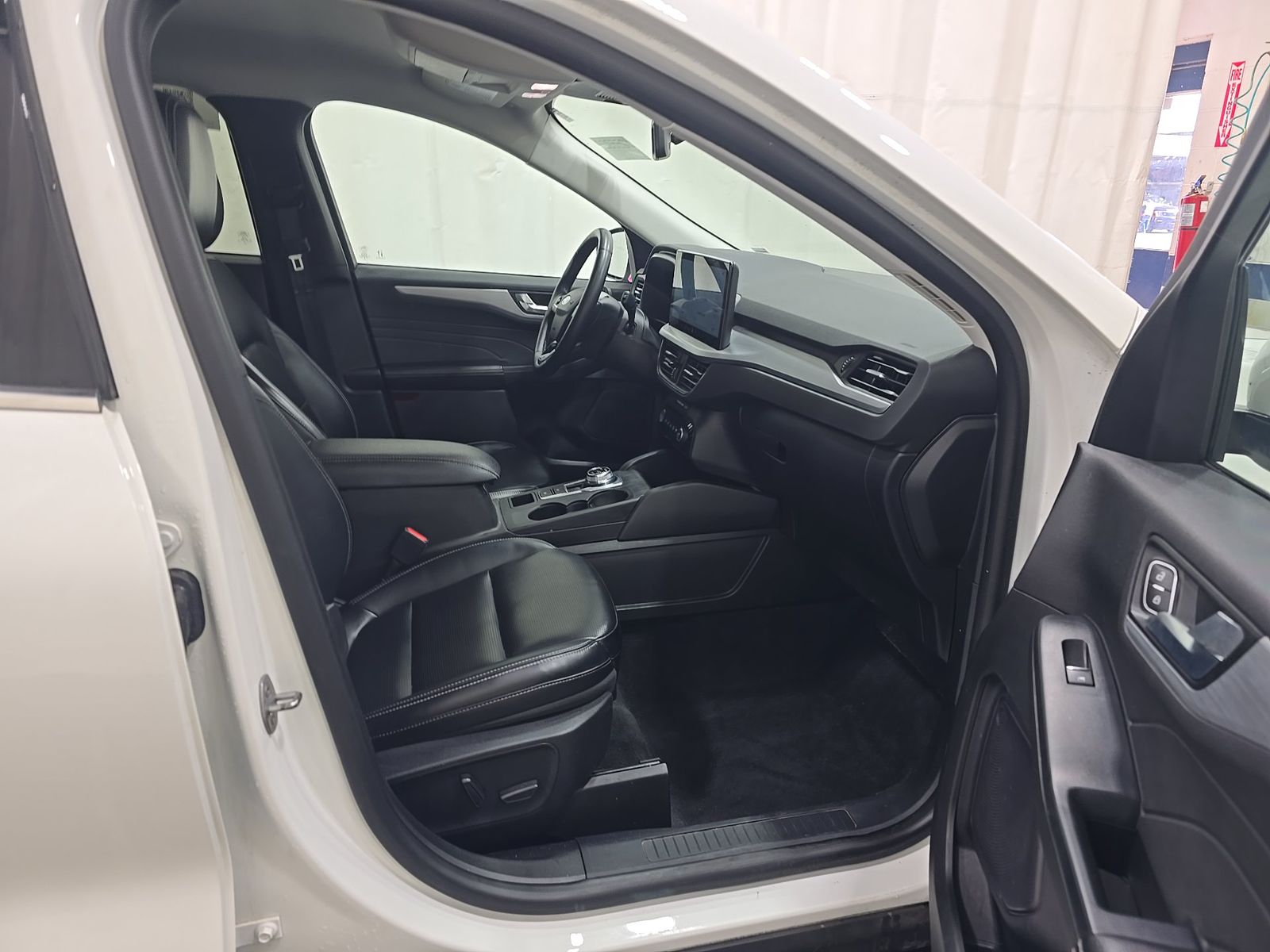 FORD ESCAPE - 9