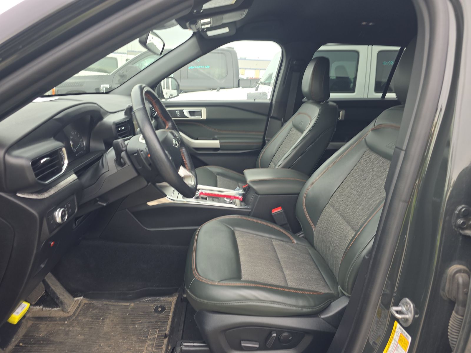 FORD EXPLORER - 8