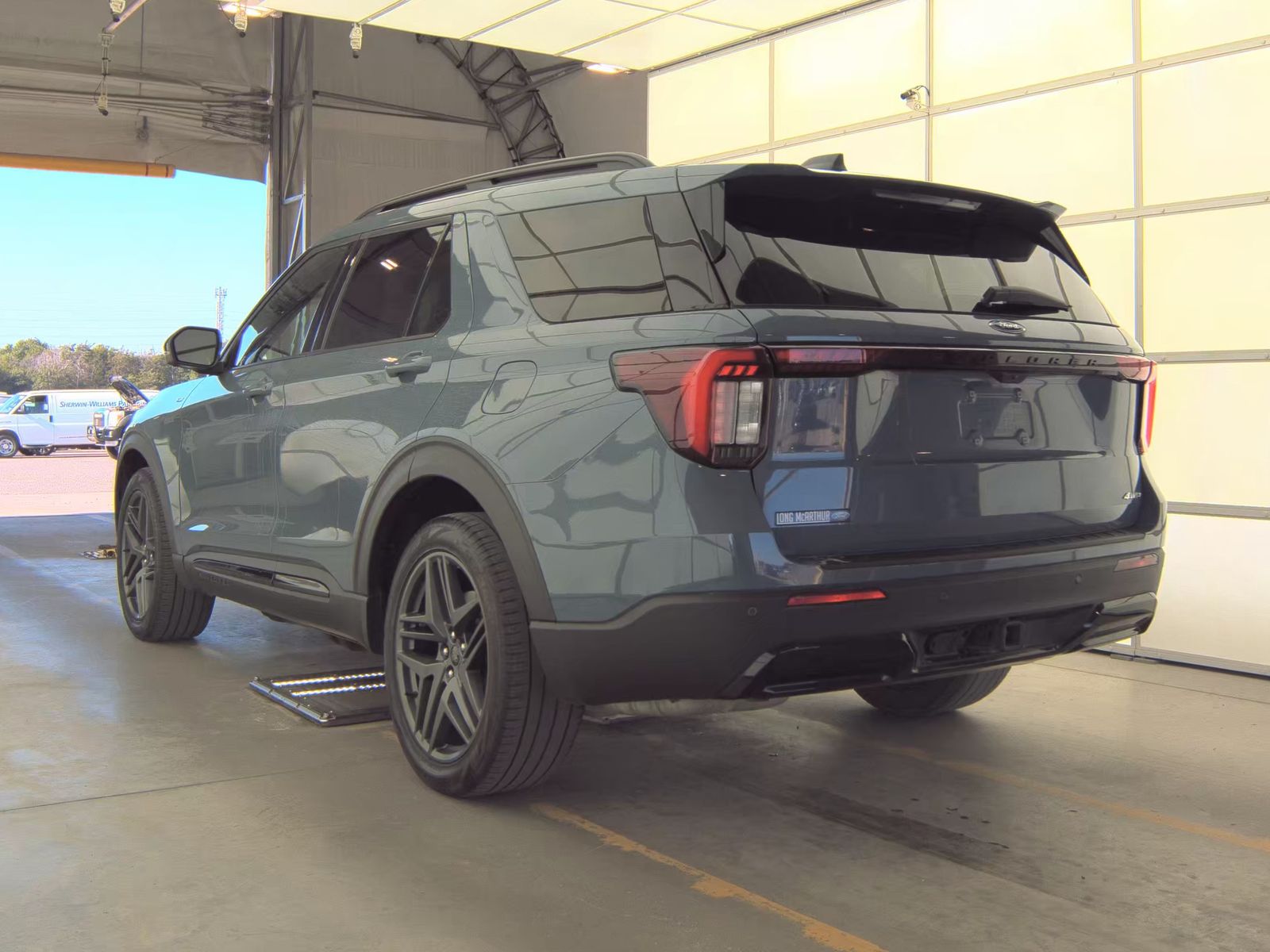 FORD EXPLORER - 9