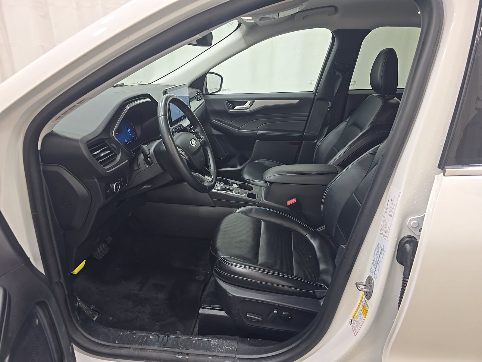 FORD ESCAPE - 8