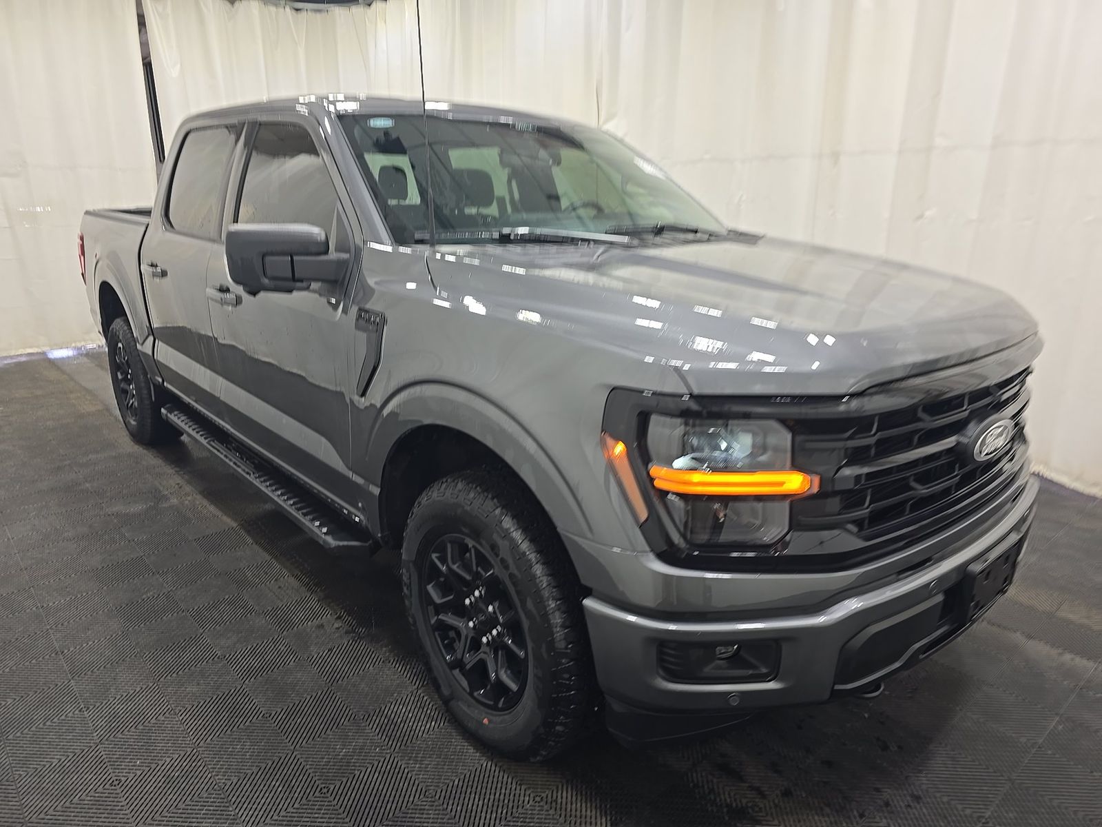 FORD F-150 - 4
