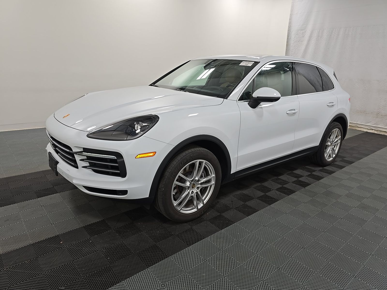 PORSCHE CAYENNE - 1
