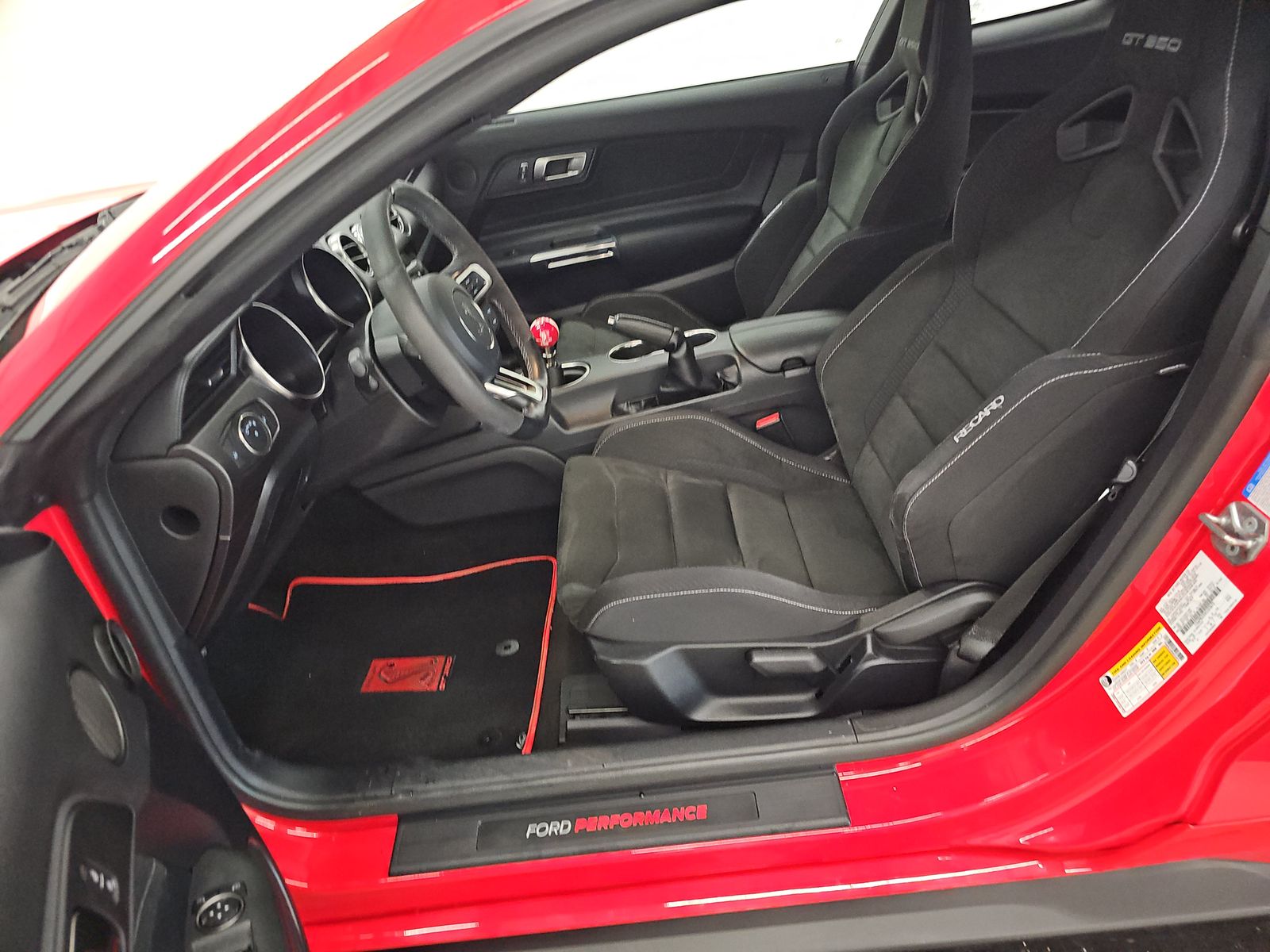 FORD MUSTANG - 8