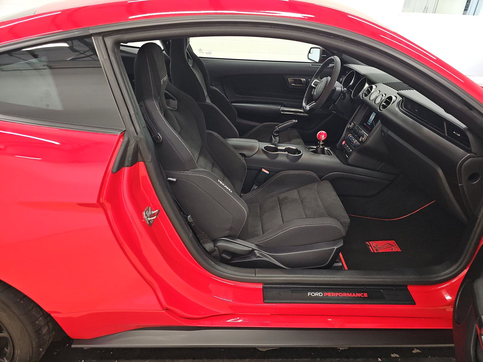 FORD MUSTANG - 9