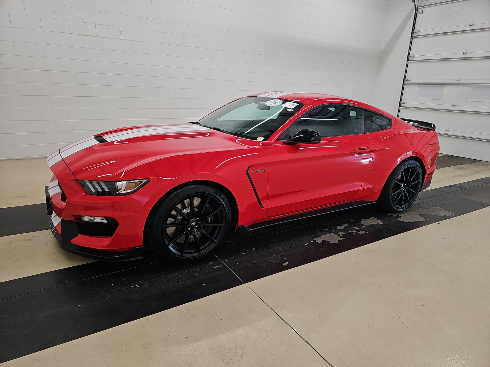 FORD MUSTANG - 1