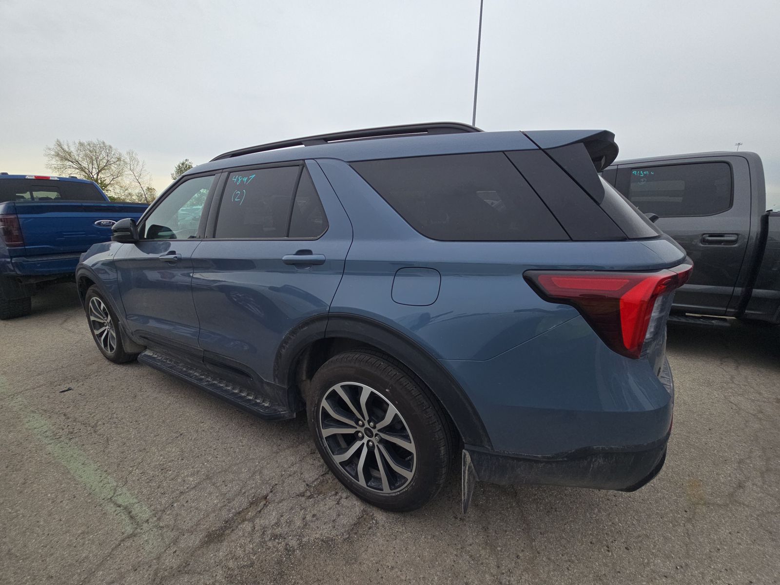 FORD EXPLORER - 7