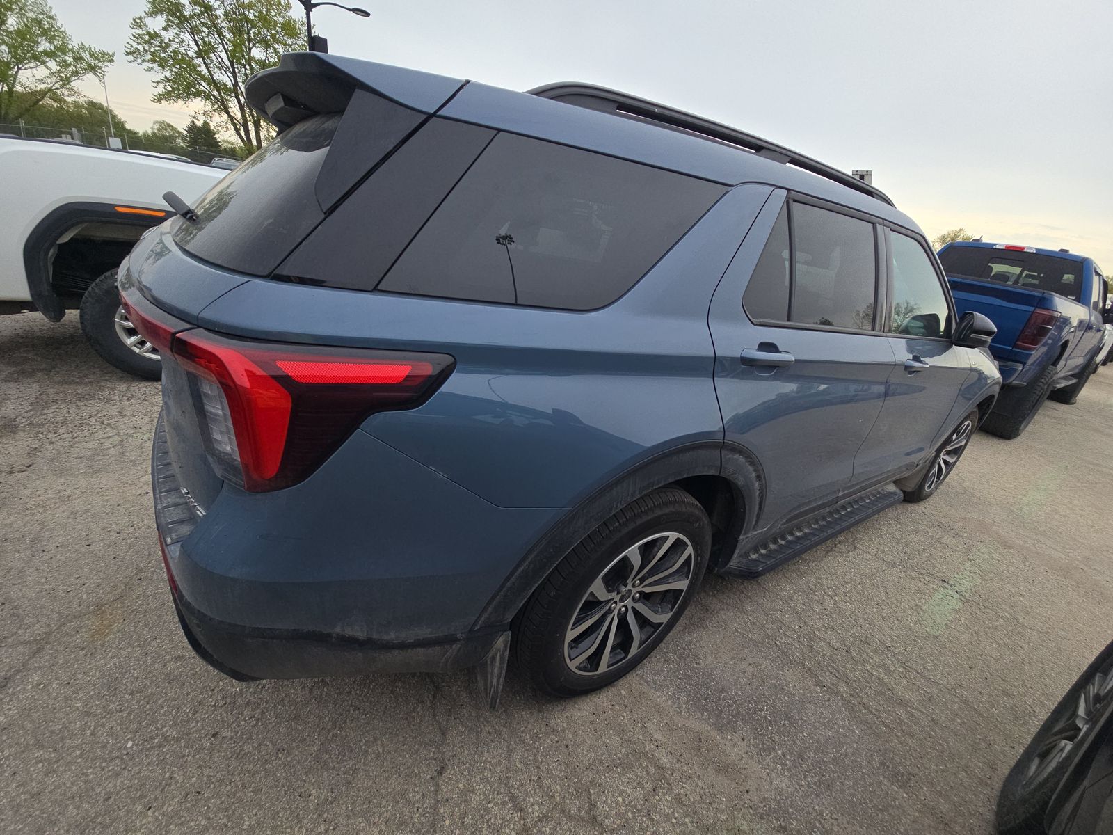 FORD EXPLORER - 5