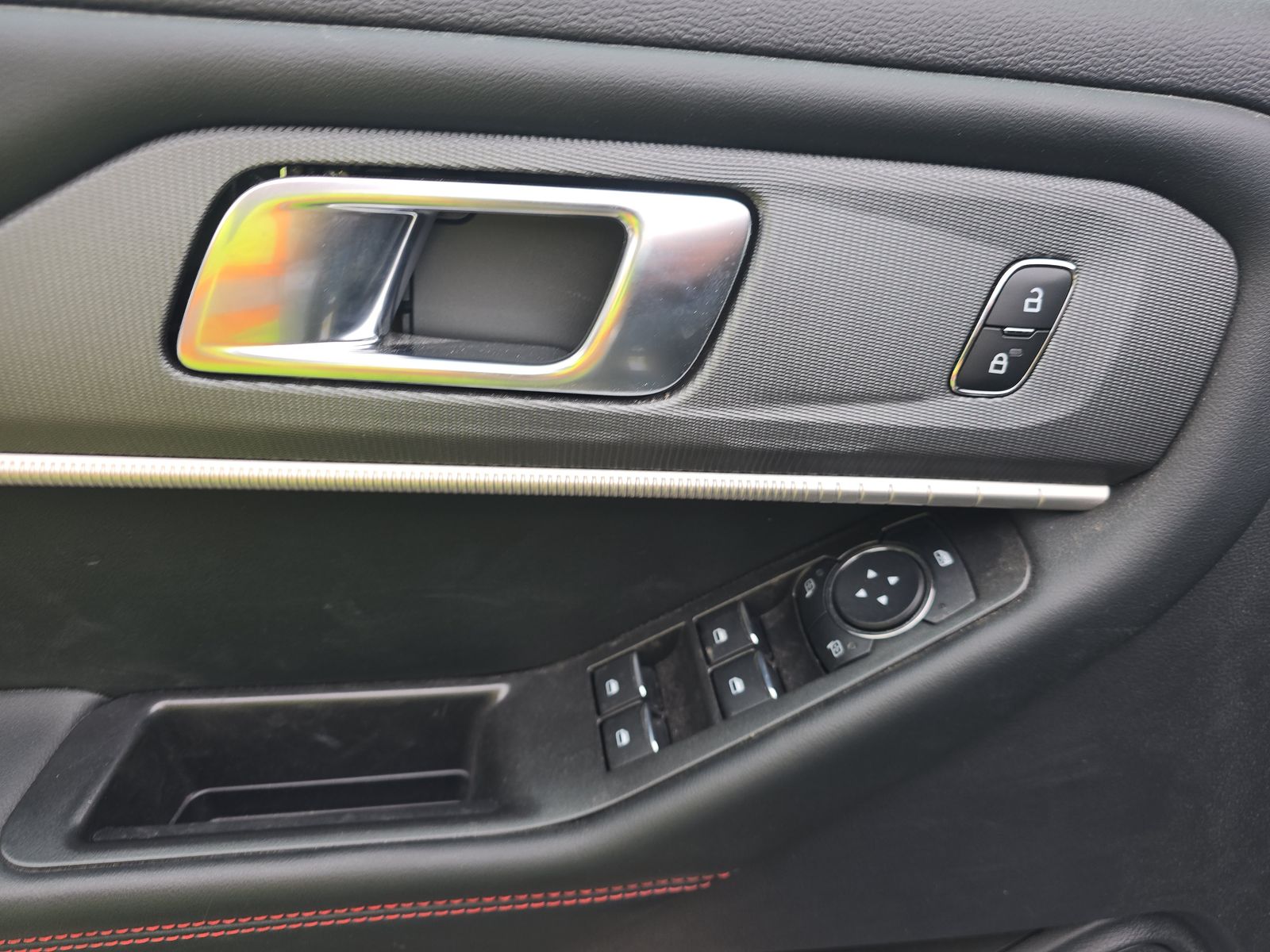 FORD EXPLORER - 10