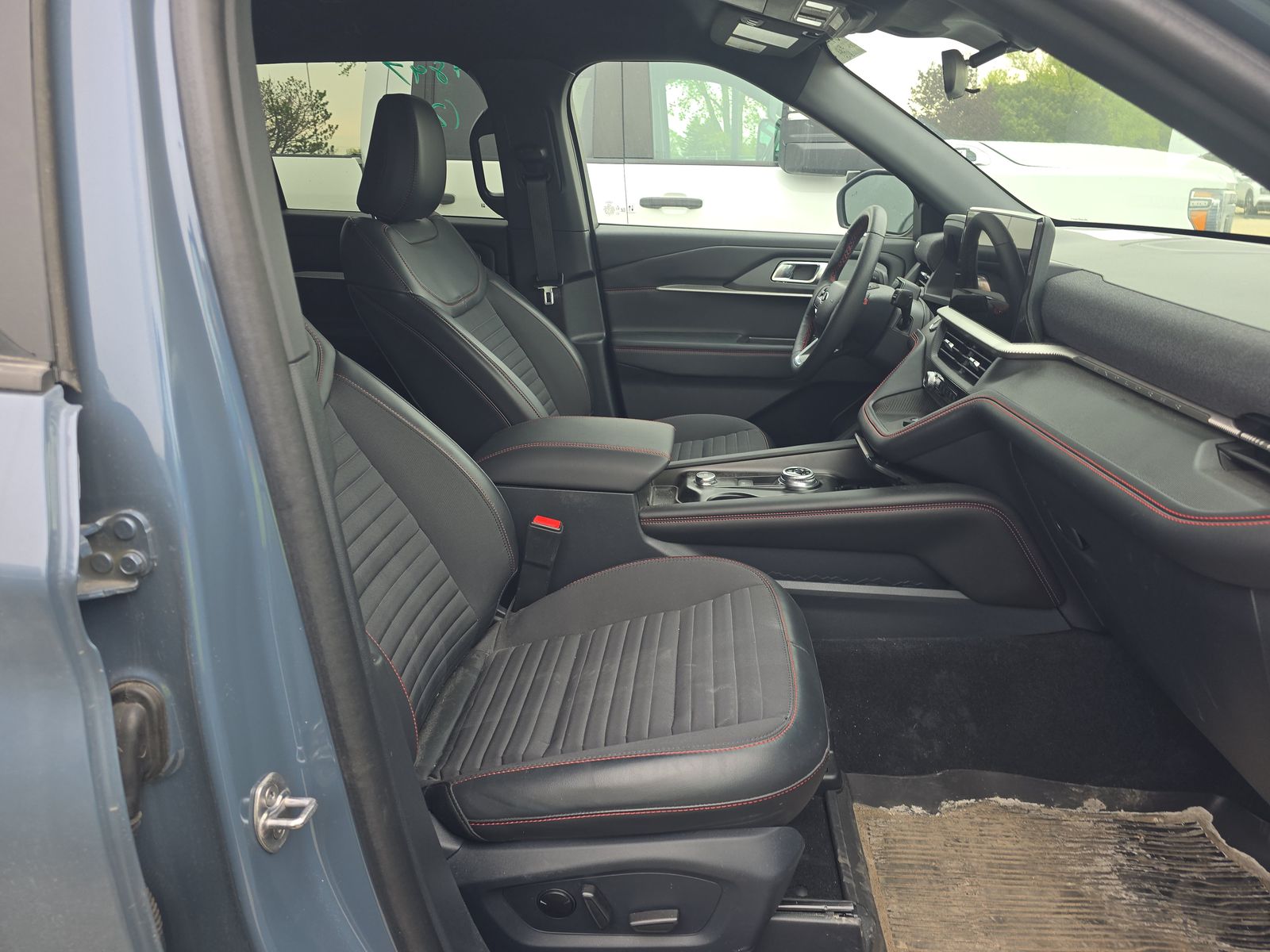 FORD EXPLORER - 9