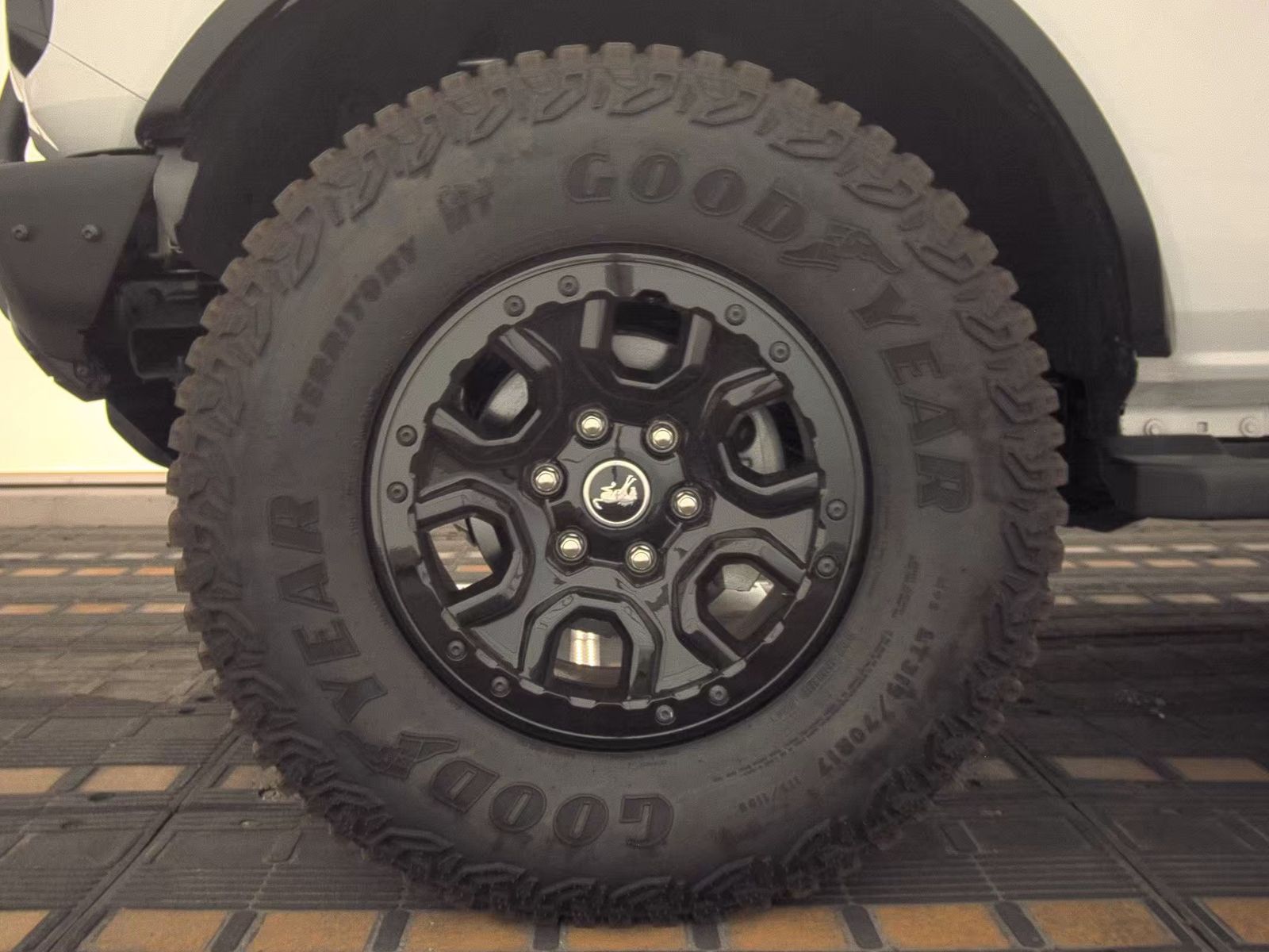 FORD BRONCO - 10