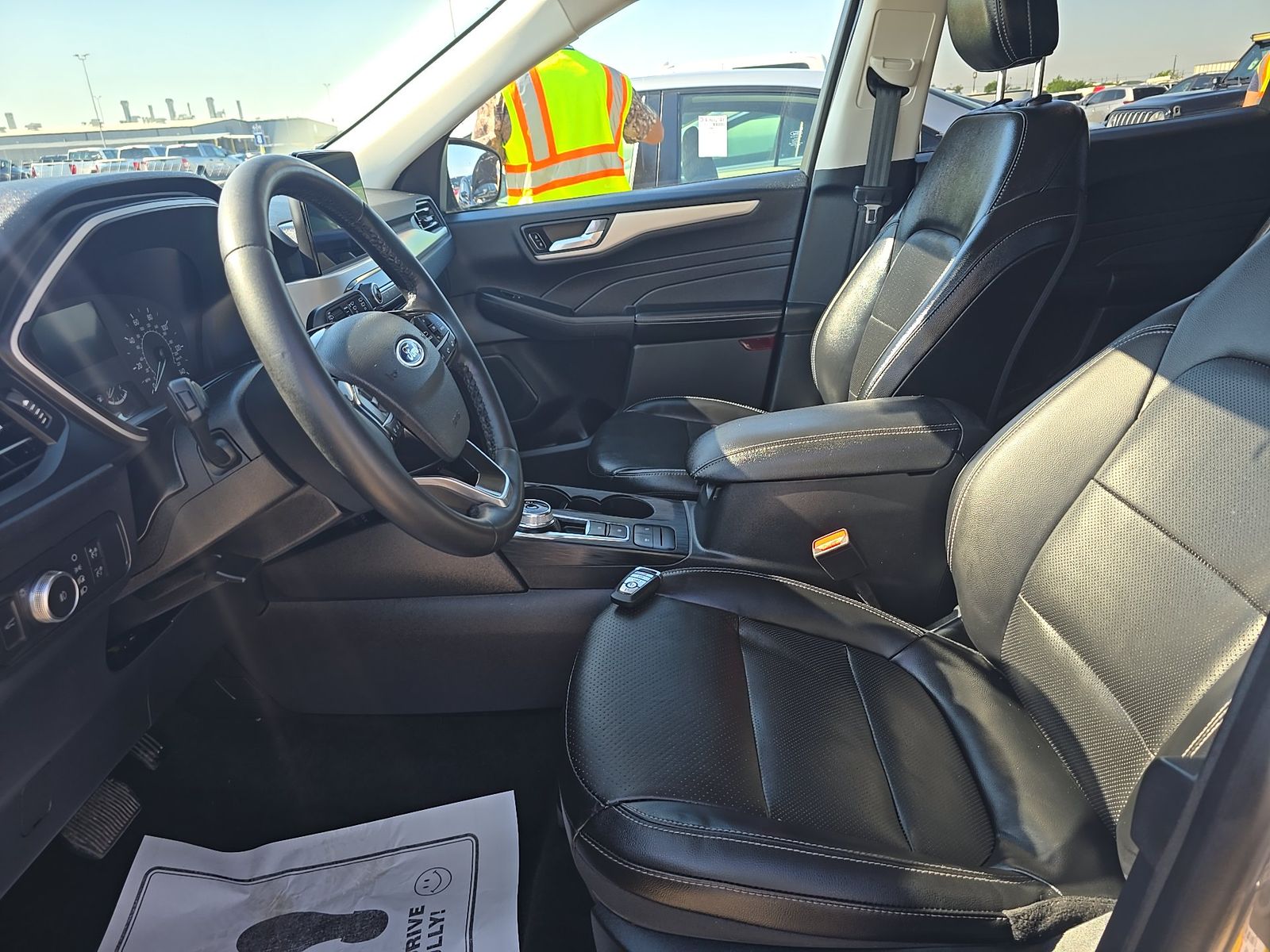 FORD ESCAPE - 8