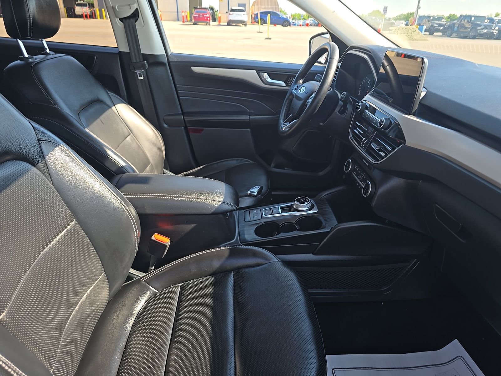 FORD ESCAPE - 9