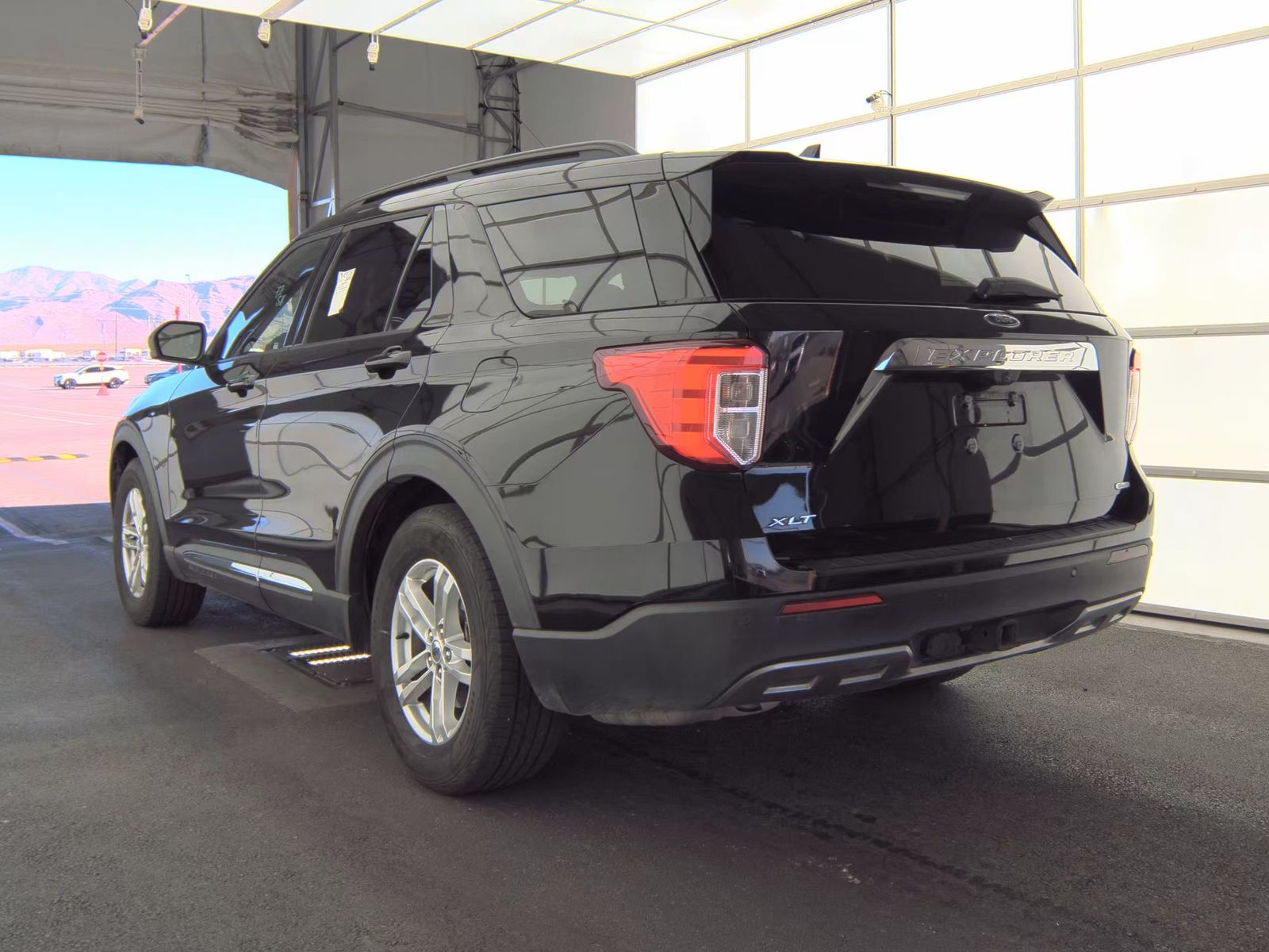 FORD EXPLORER - 9