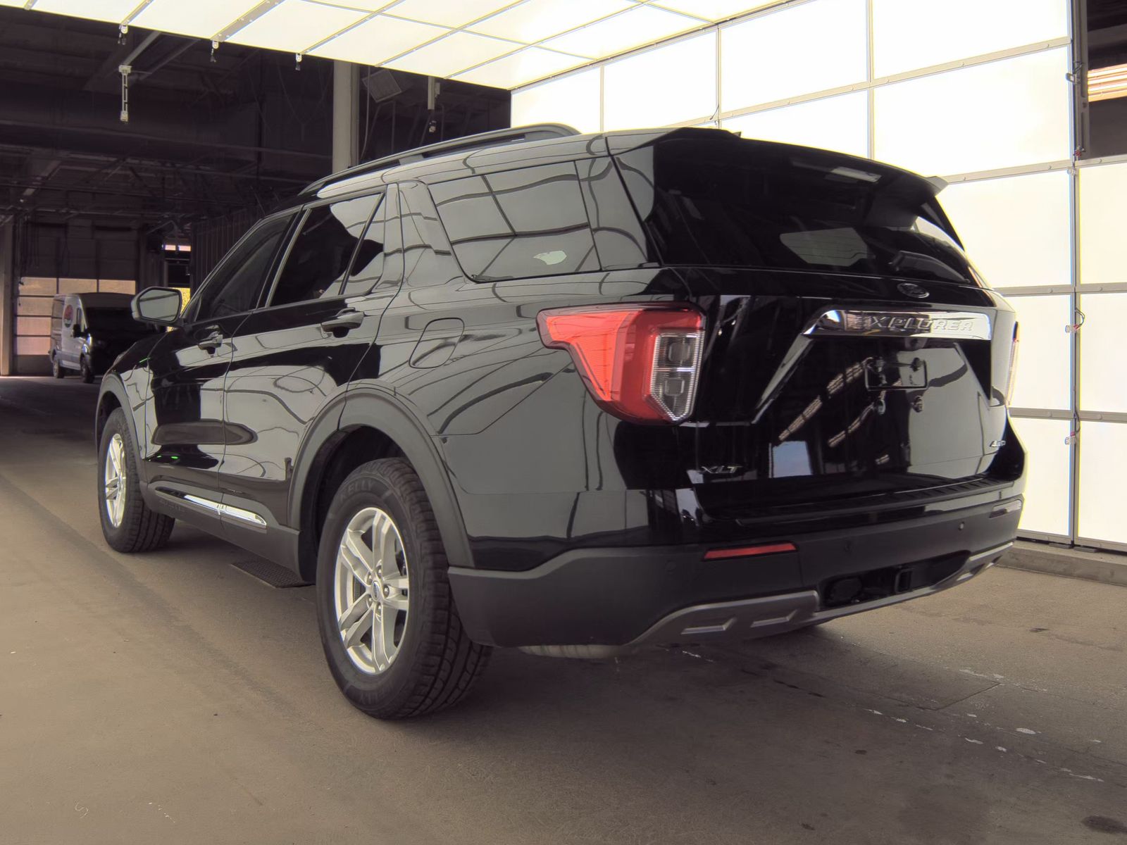 FORD EXPLORER - 9