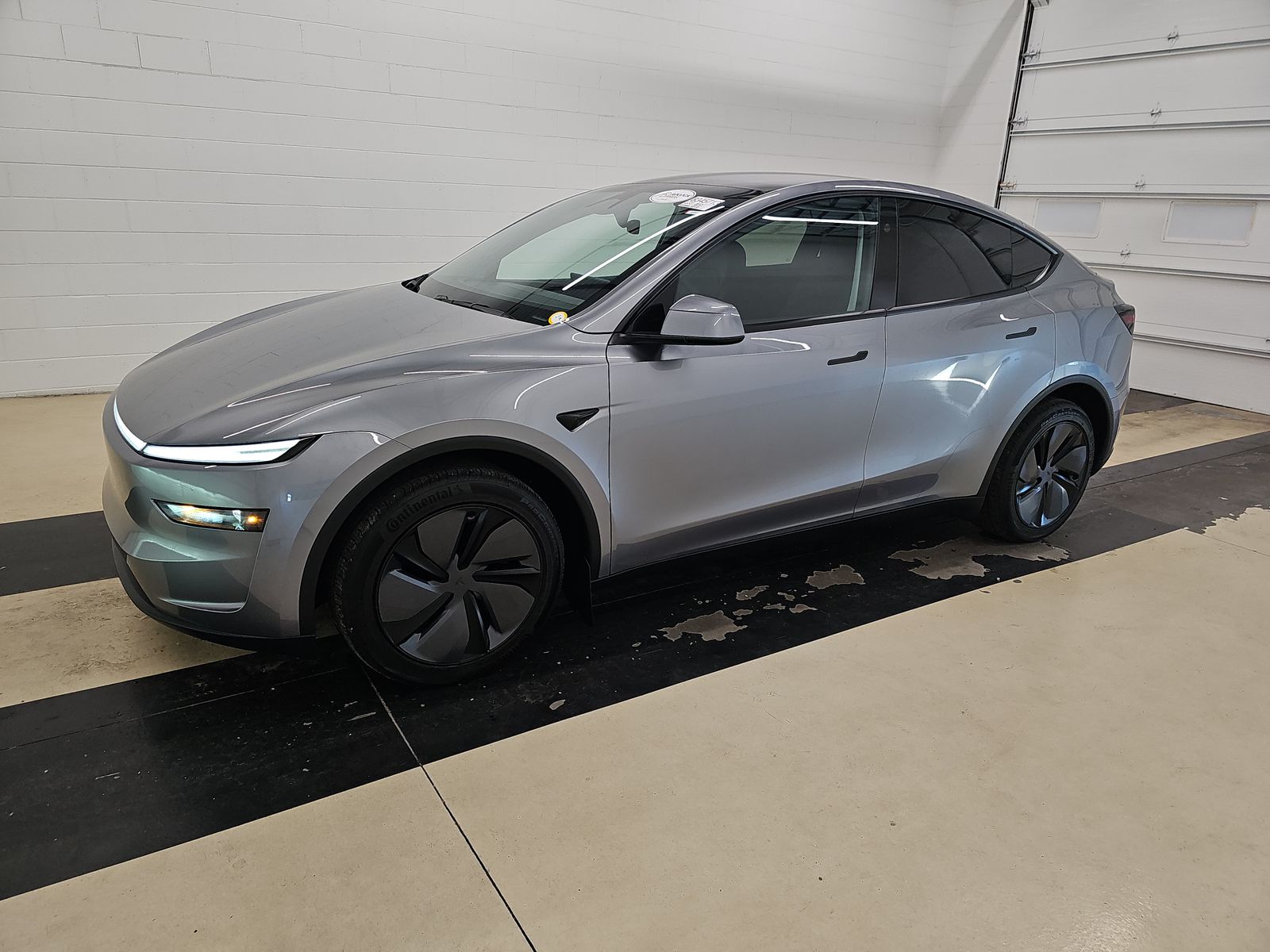 2026 Tesla Model Y Standard All-Wheel Drive's photo