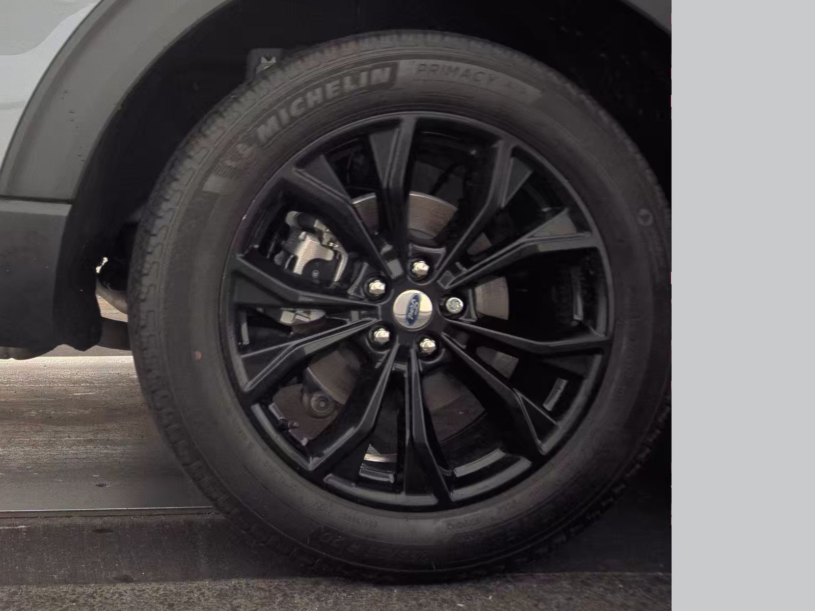 2024 Ford Explorer XLT RWD