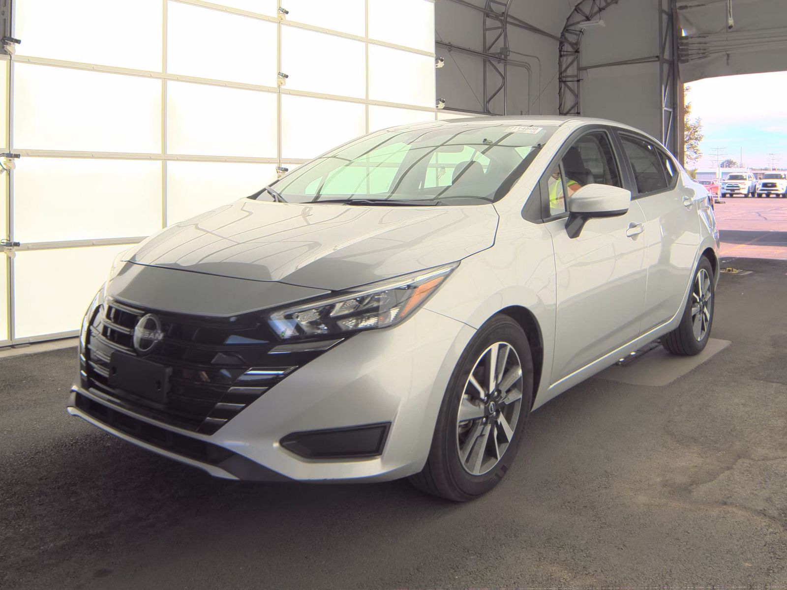 NISSAN VERSA - 1
