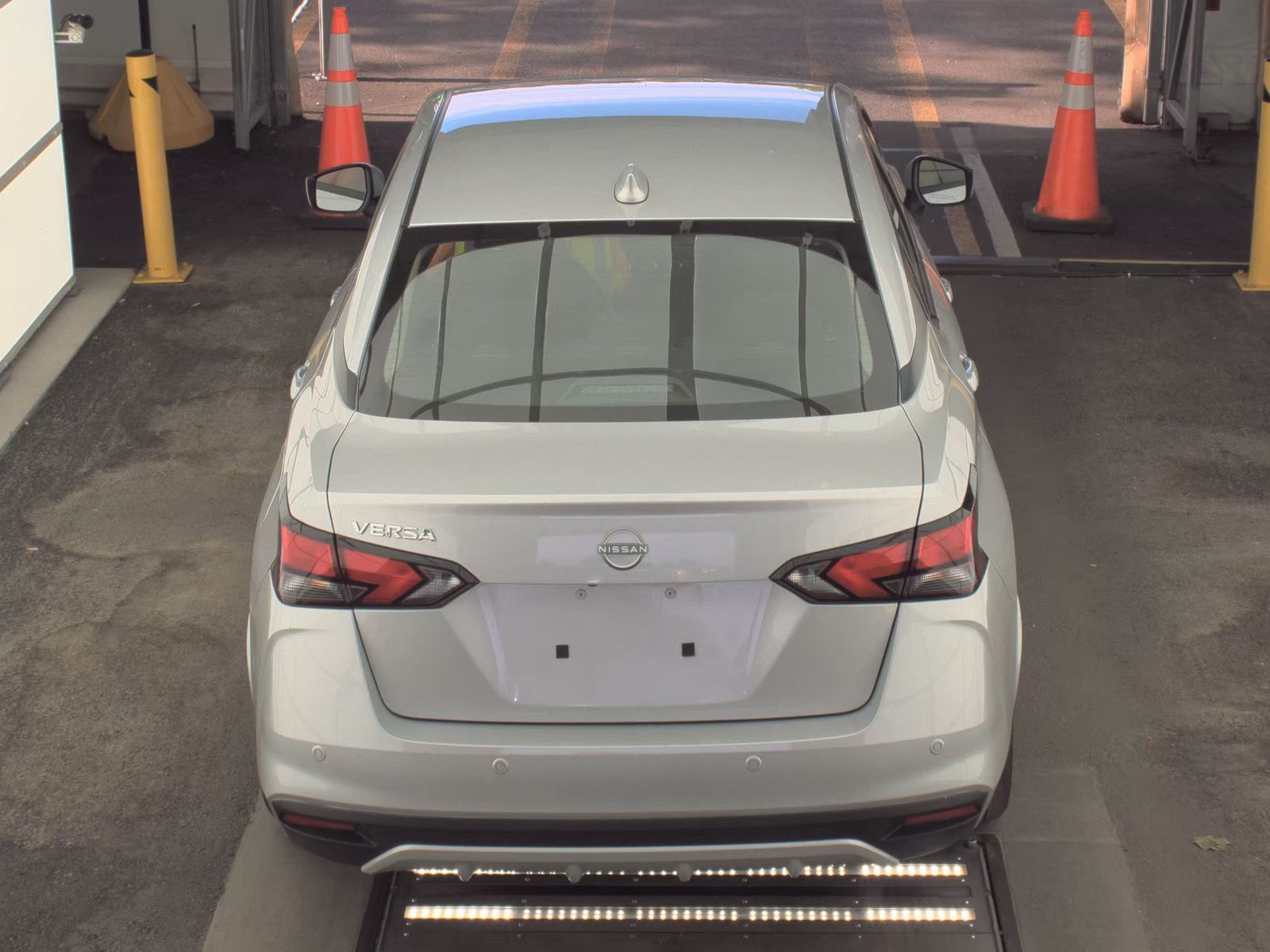 NISSAN VERSA - 7