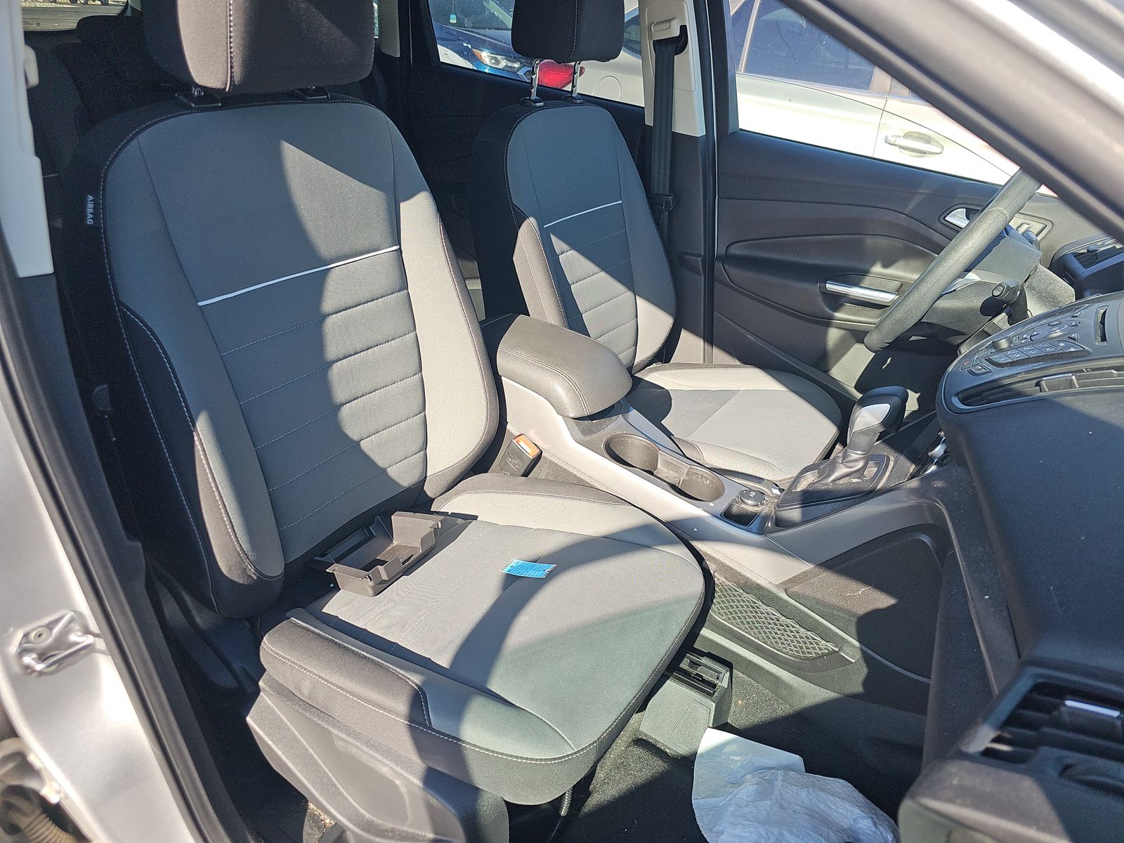 FORD ESCAPE - 9