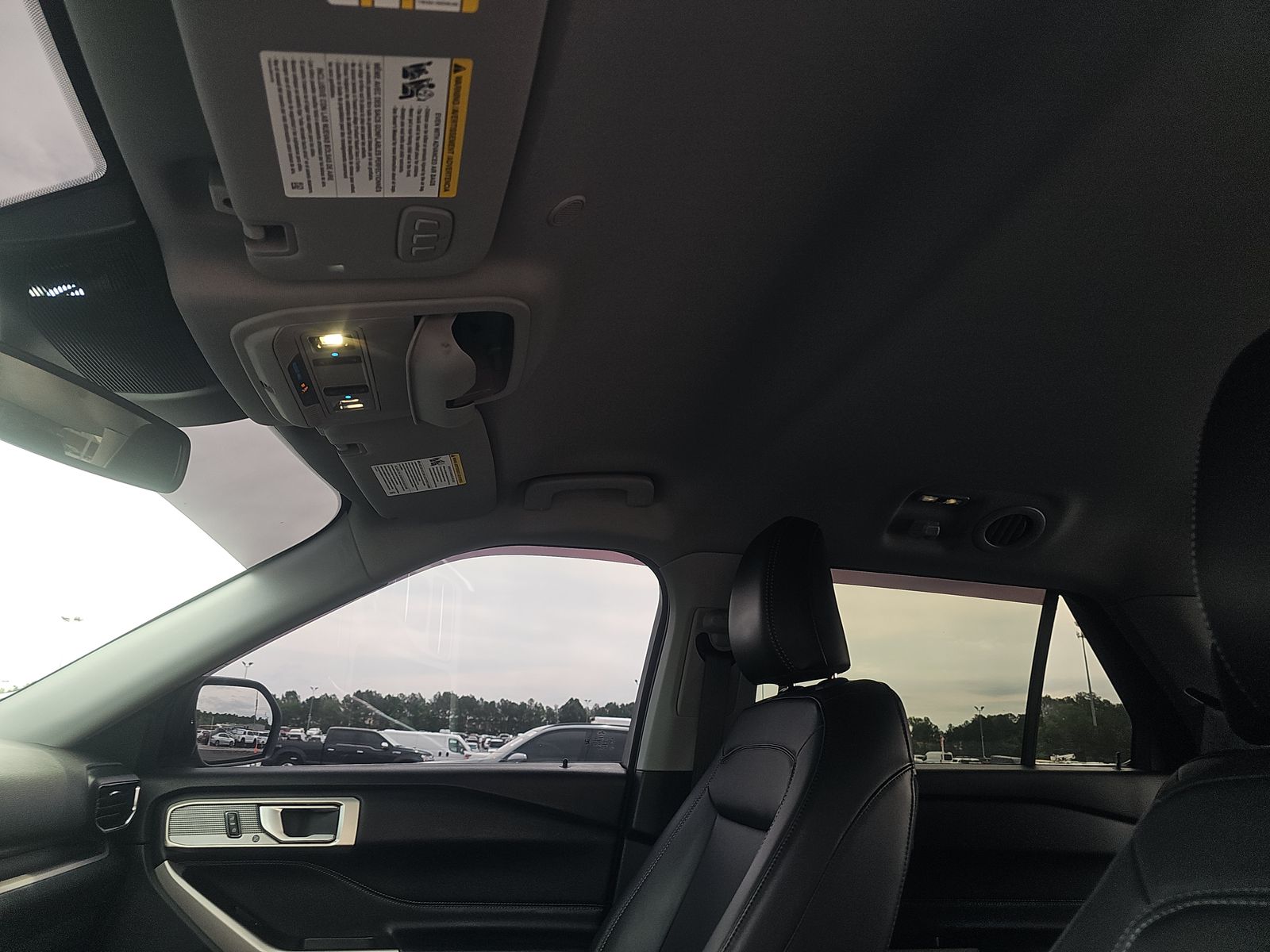 2024 Ford Explorer XLT RWD