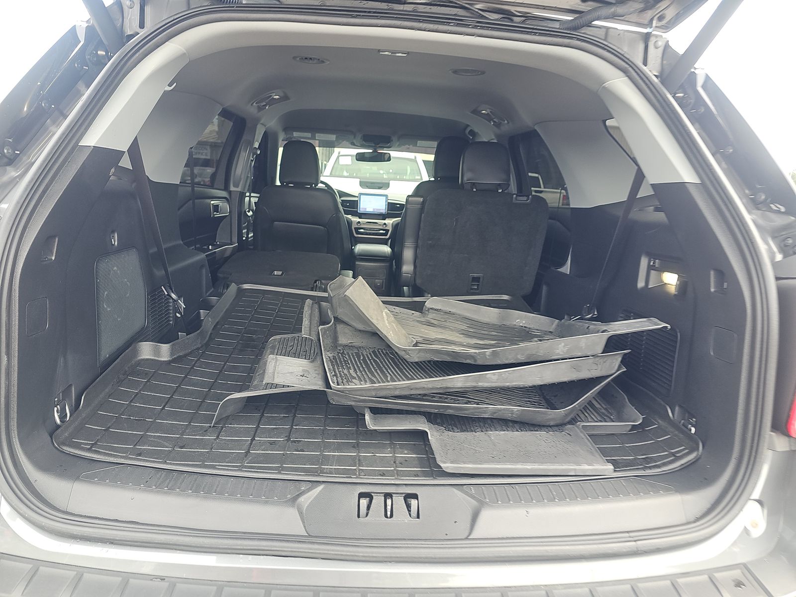 2024 Ford Explorer XLT RWD