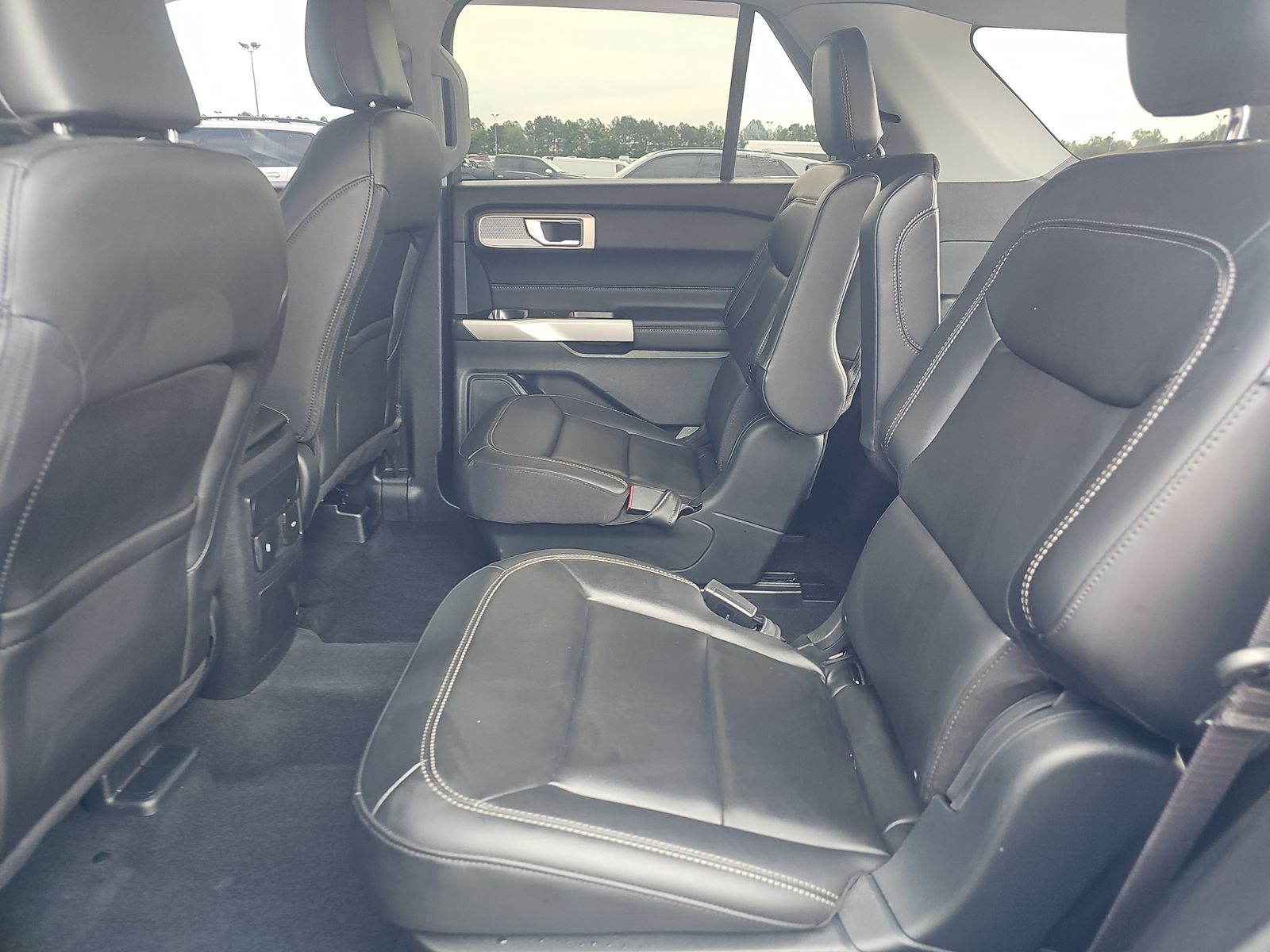 2024 Ford Explorer XLT RWD