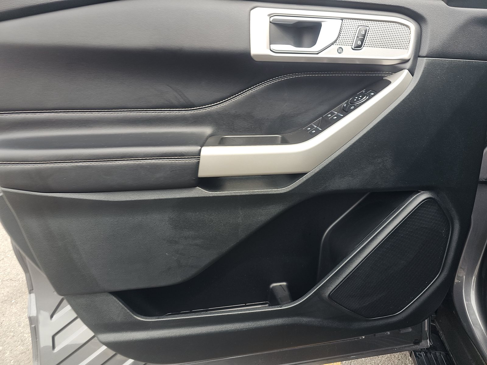 2024 Ford Explorer XLT RWD
