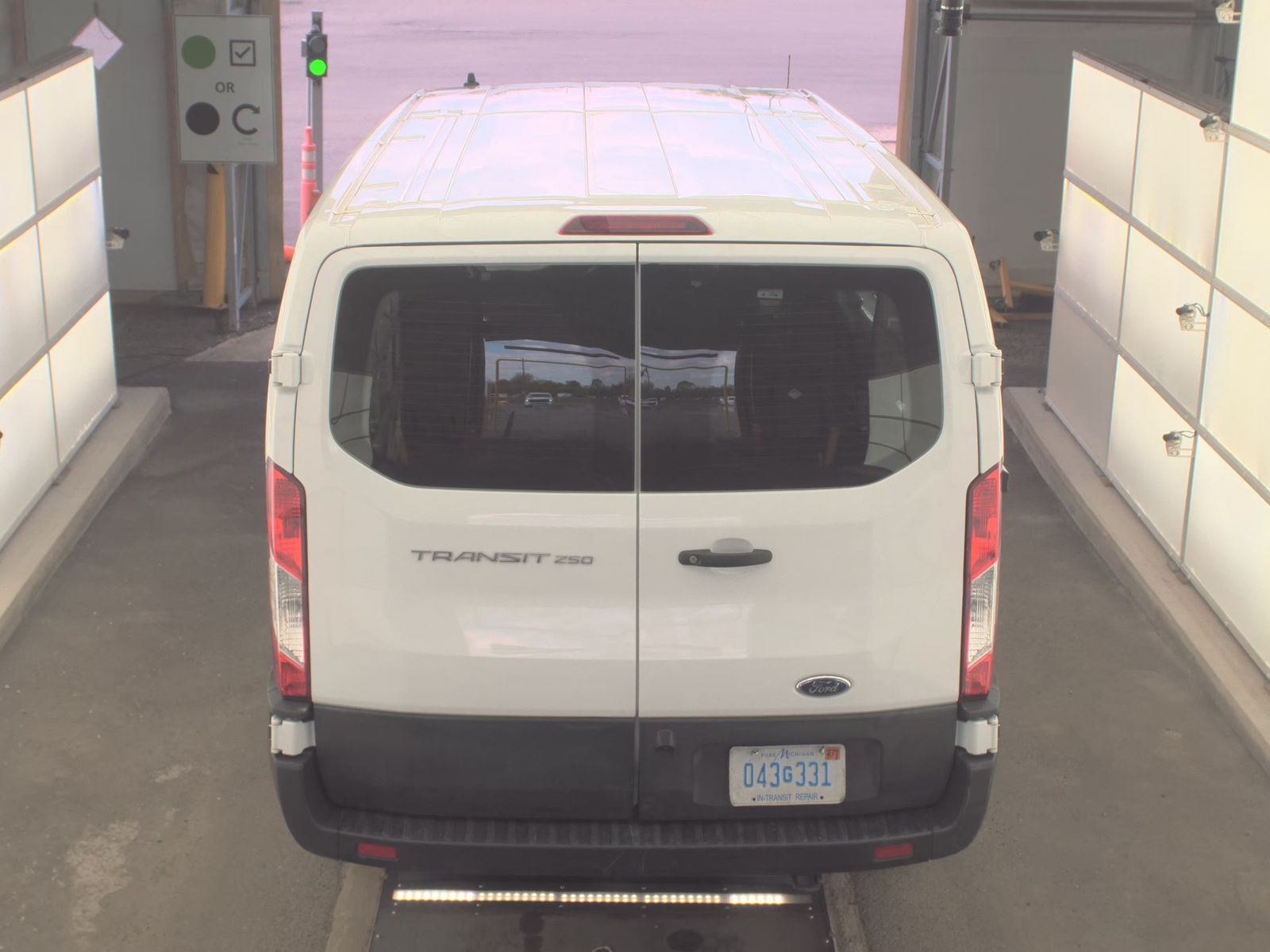 FORD TRANSIT 250 - 6