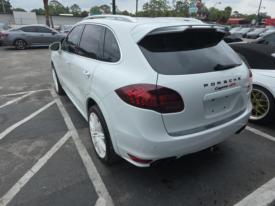 PORSCHE CAYENNE - 7