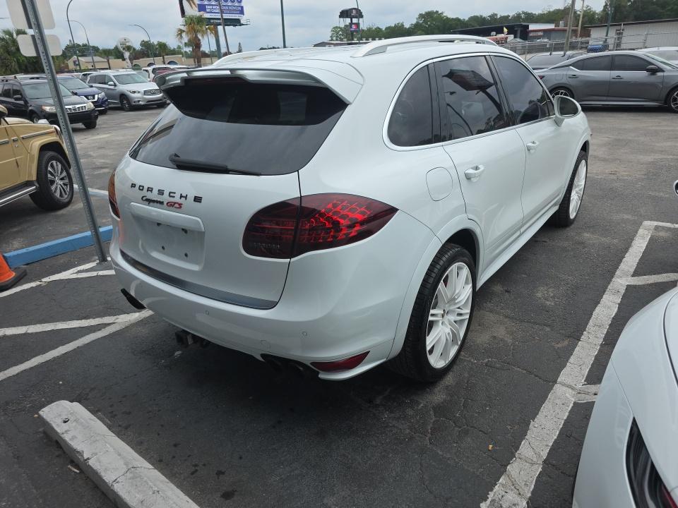 PORSCHE CAYENNE - 5