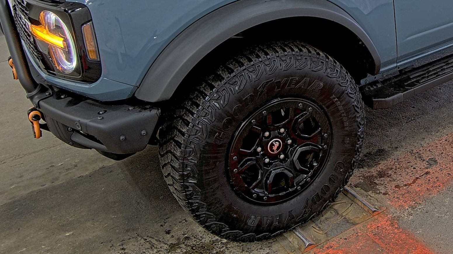 FORD BRONCO - 8
