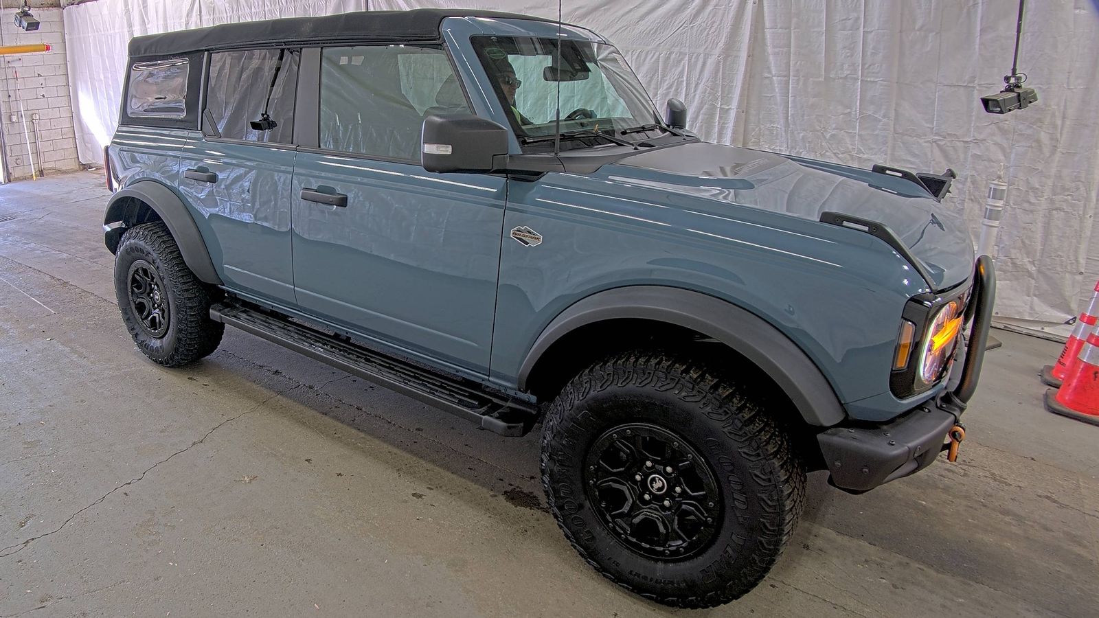 FORD BRONCO - 4