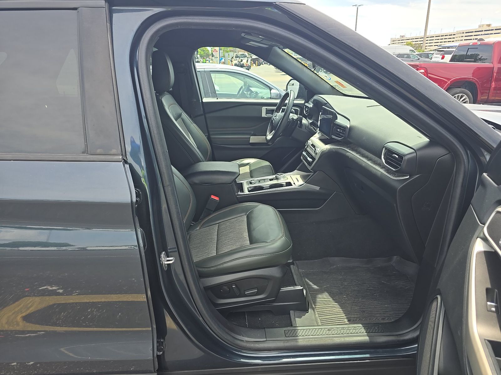 FORD EXPLORER - 9
