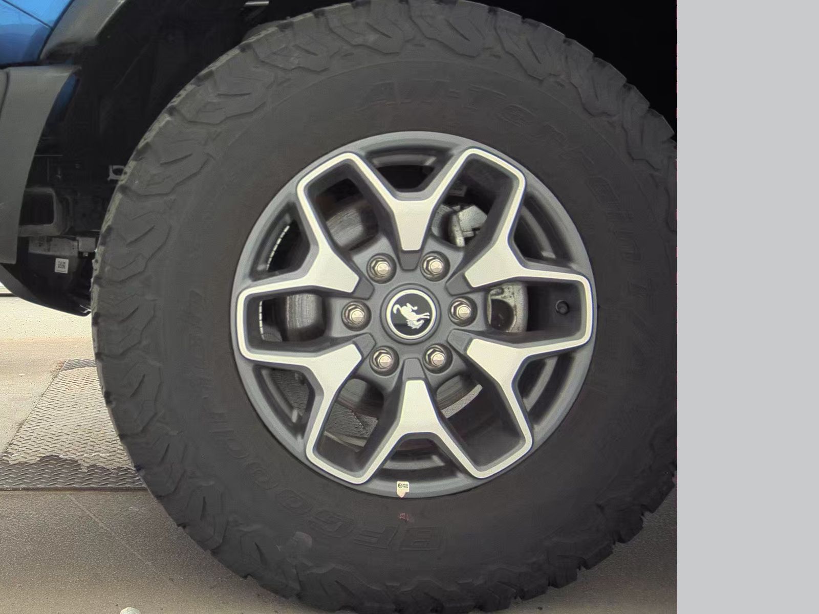 FORD BRONCO - 10