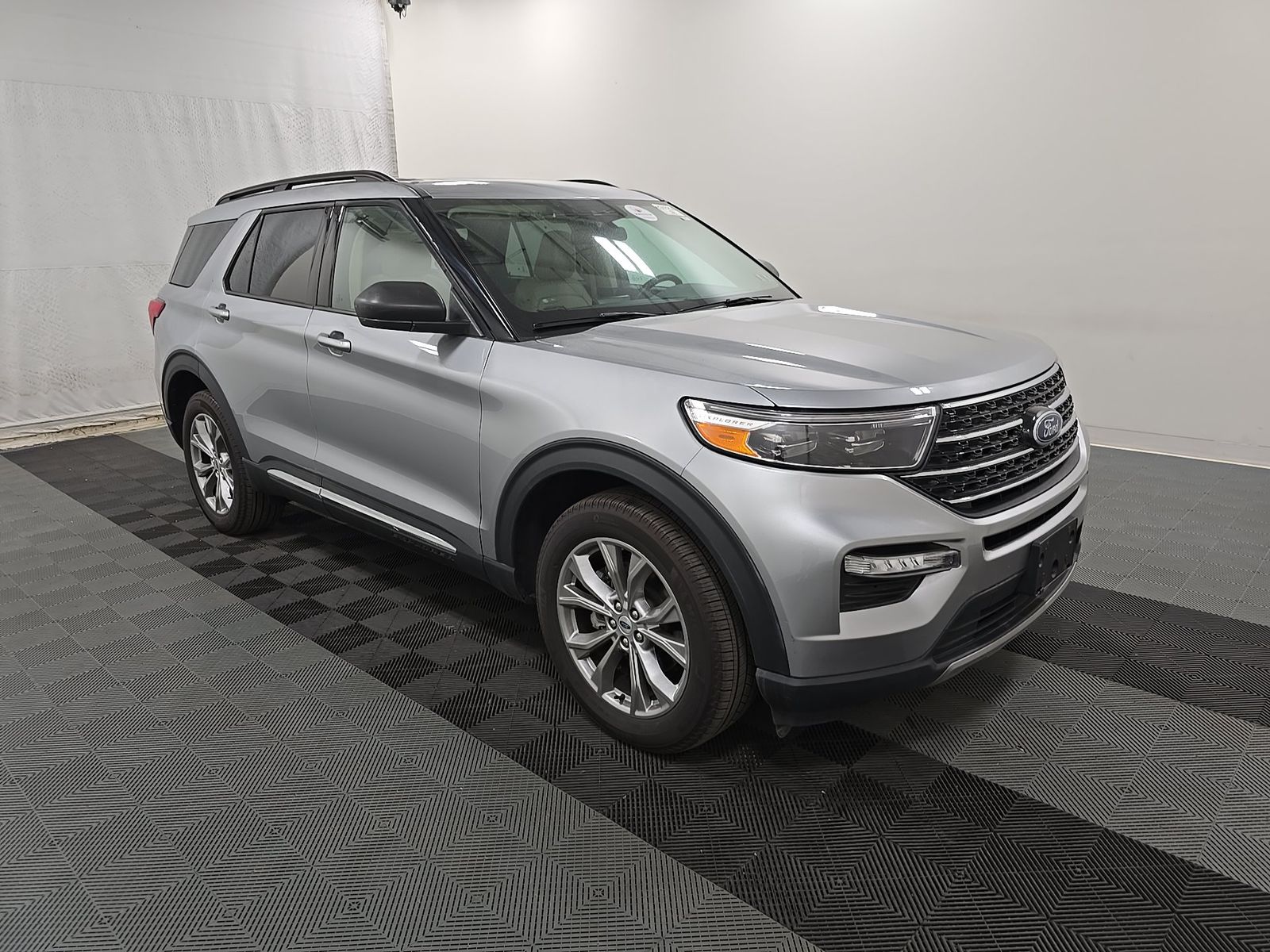 FORD EXPLORER - 4