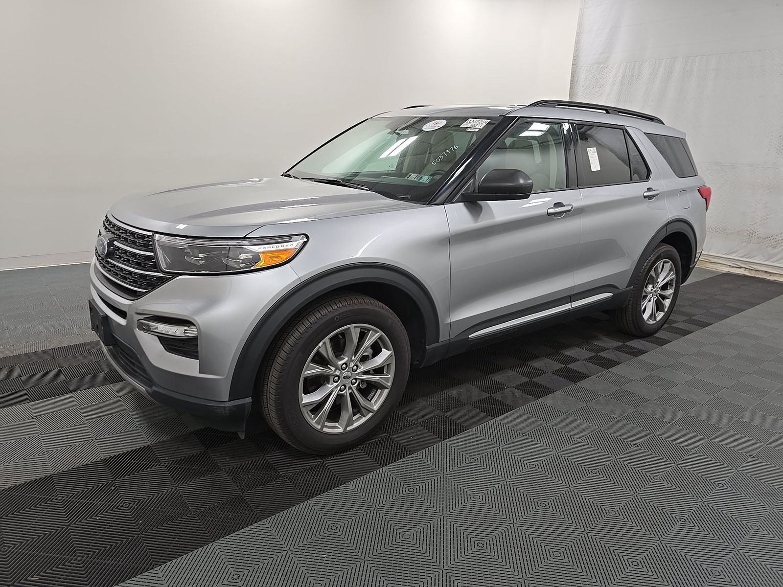 FORD EXPLORER - 1