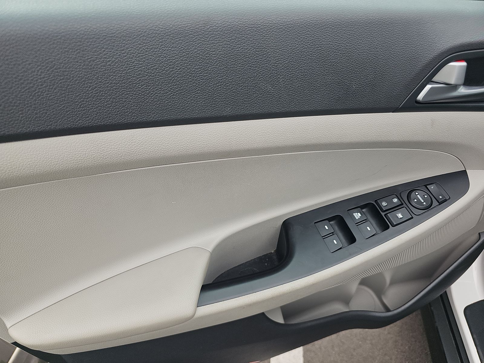 HYUNDAI TUCSON - 10