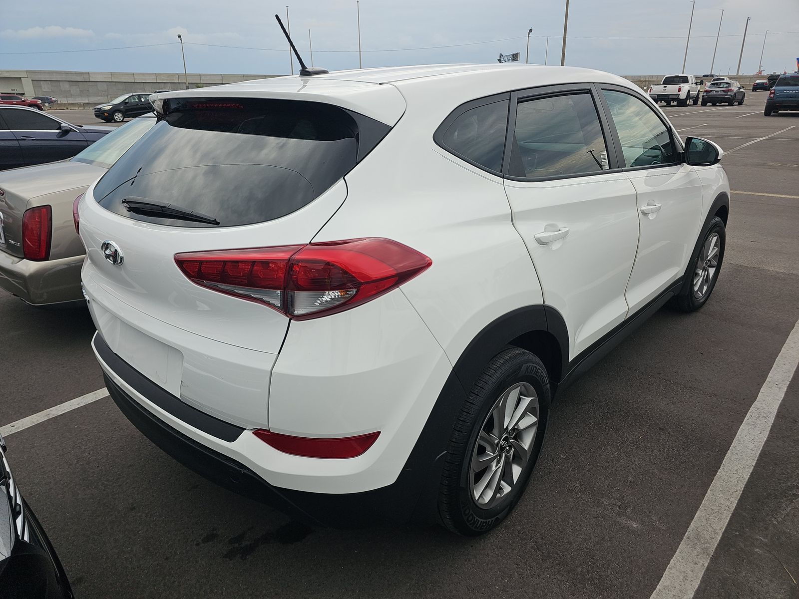 HYUNDAI TUCSON - 5