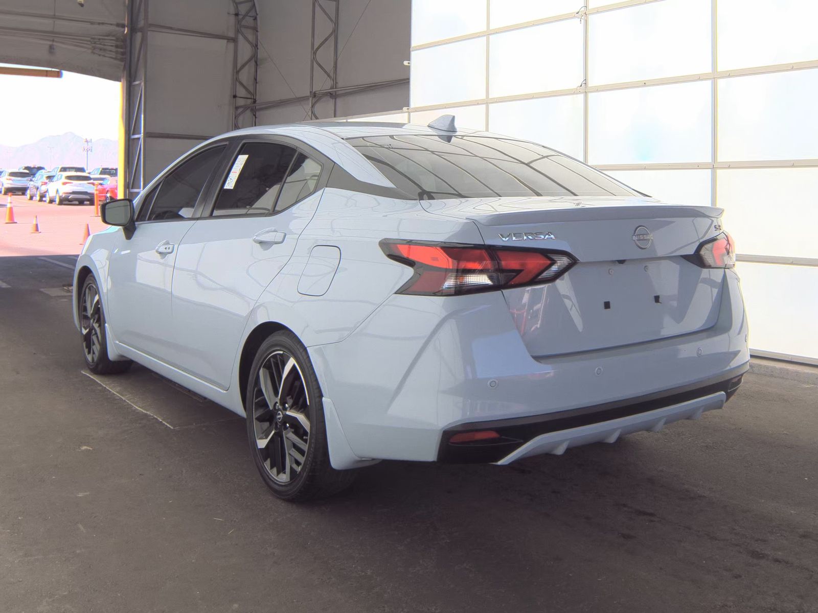 NISSAN VERSA - 9