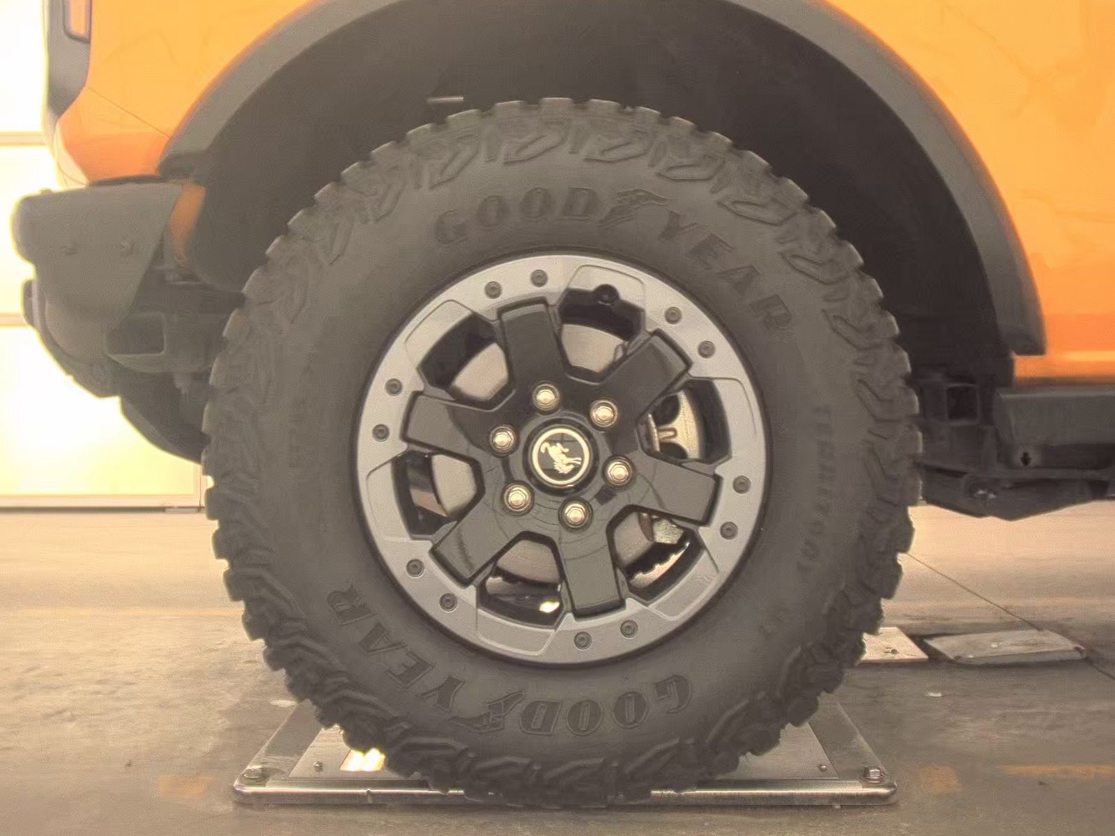 FORD BRONCO - 10
