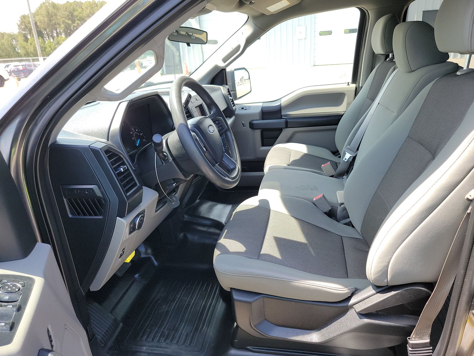 FORD F-150 - 8