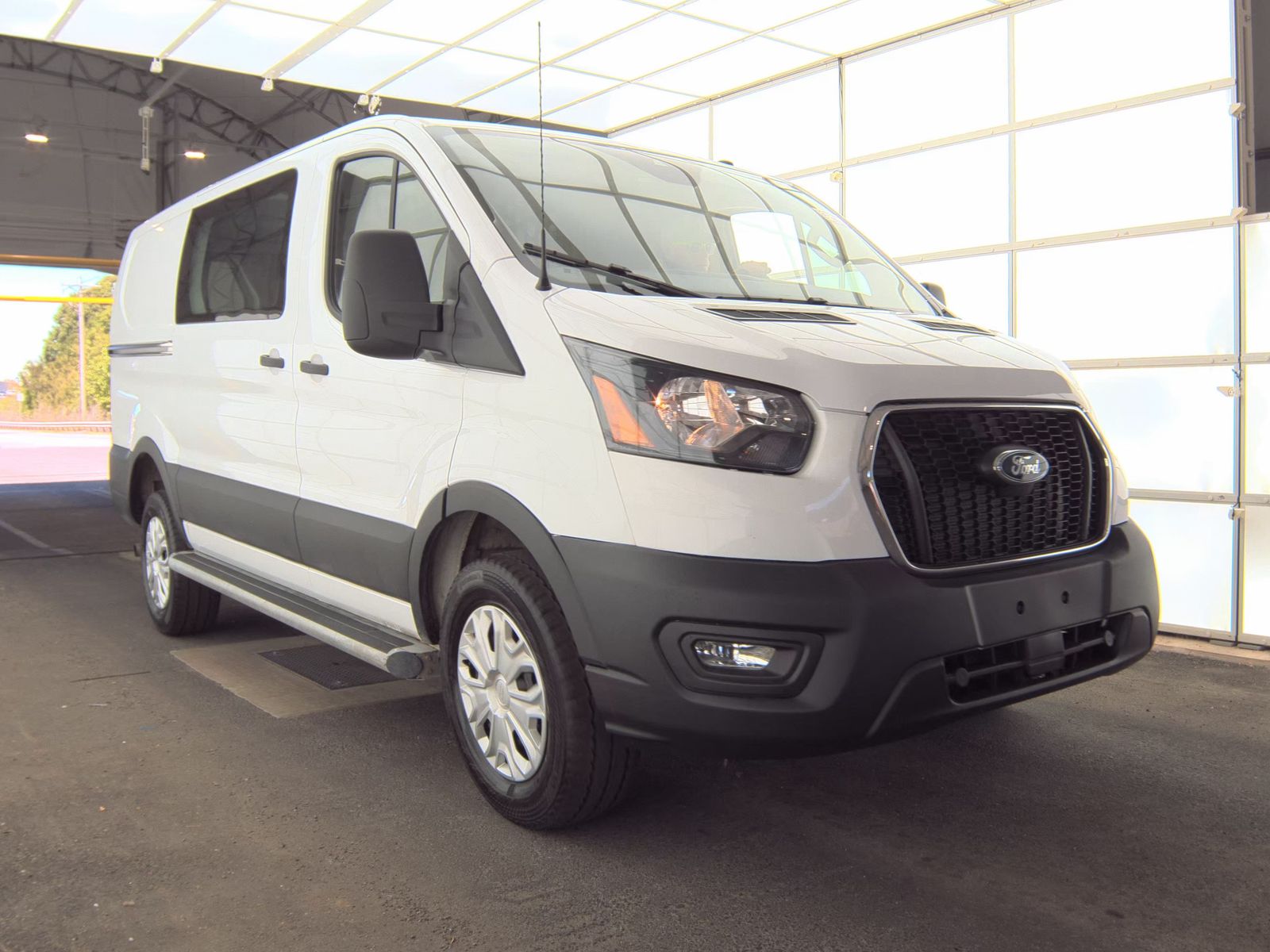 FORD TRANSIT 250 - 5