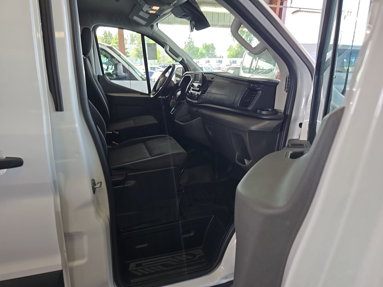 FORD TRANSIT 250 - 9