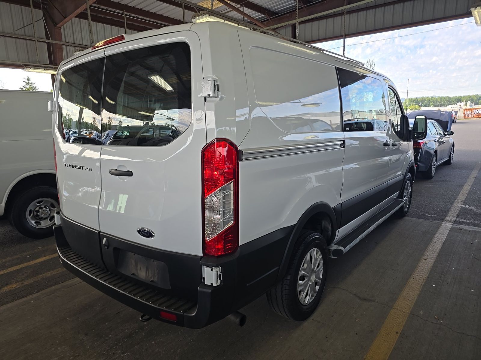 FORD TRANSIT 250 - 5